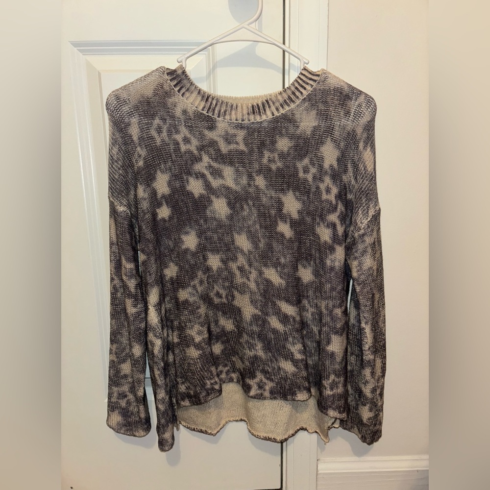 Super cute grey and white stars girls sweater from Vintage Havana in size large